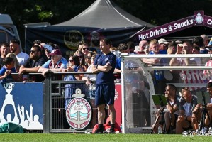 金年会娱乐-塞维利亚关键时刻回应争议，志在葡超名次提升，媒体盛赞，更衣室氛围转暖(维多利亚英里赛)