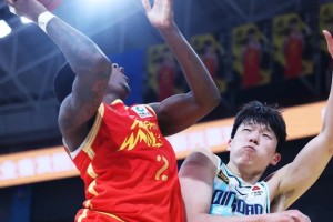 金年会首页-关键时刻突围战来临，上海海港围绕CBA季后赛更衣室发声，态度坚定，临场指挥获称赞的简单介绍